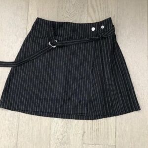 Seek Skirt Size Small New with tag